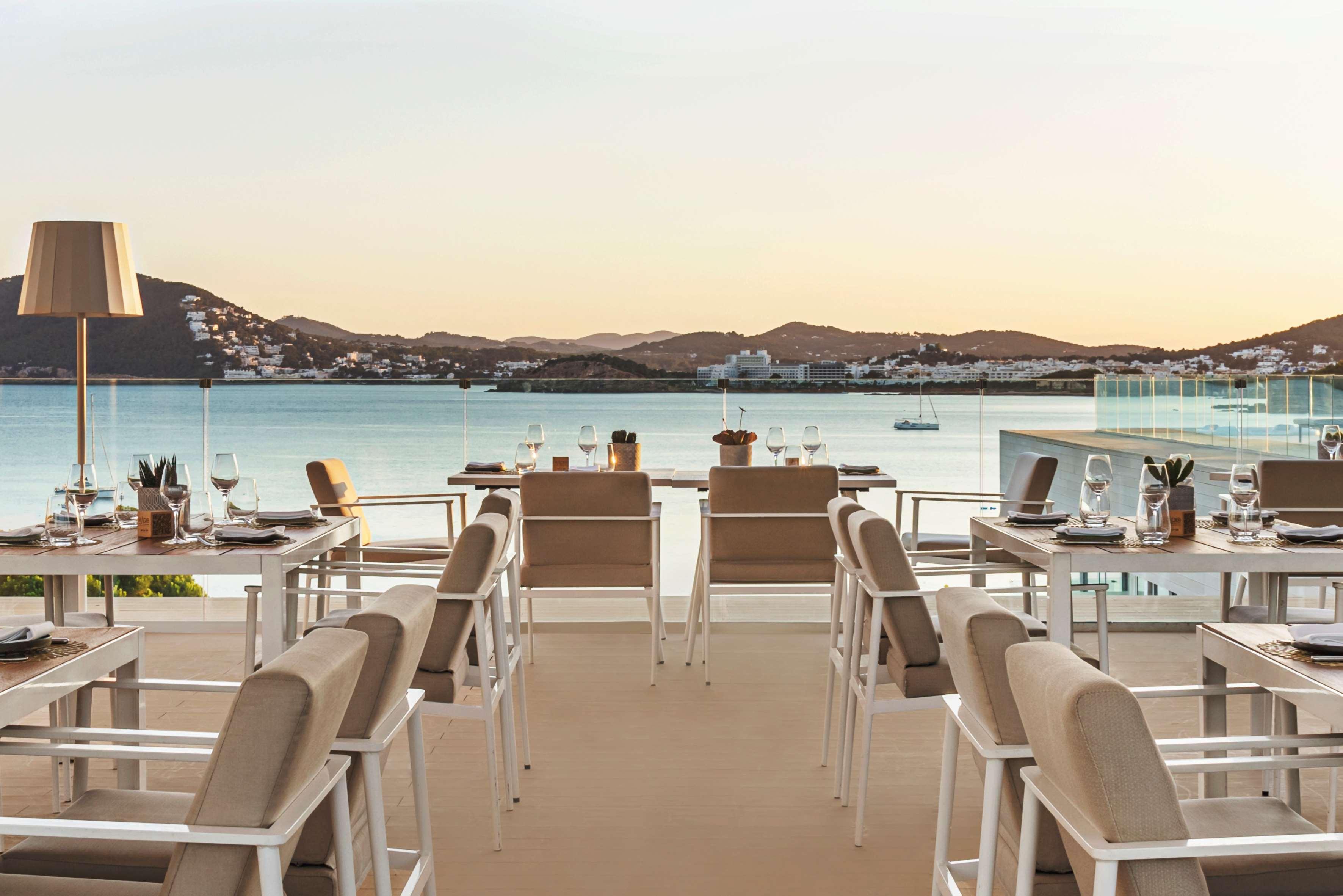 Me Ibiza - The Leading Hotels Of The World Santa Eularia des Riu Exterior photo