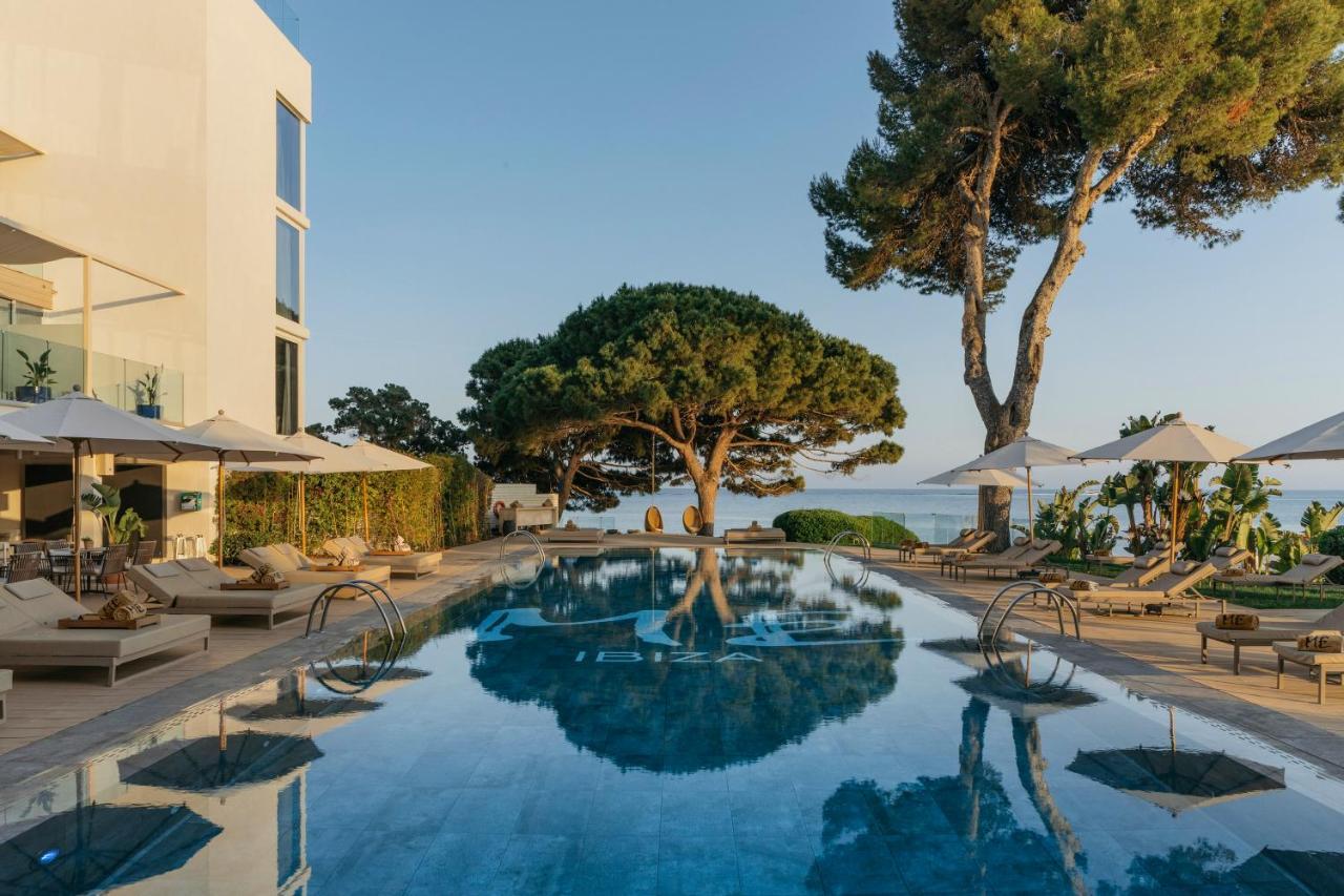 Me Ibiza - The Leading Hotels Of The World Santa Eularia des Riu Exterior photo