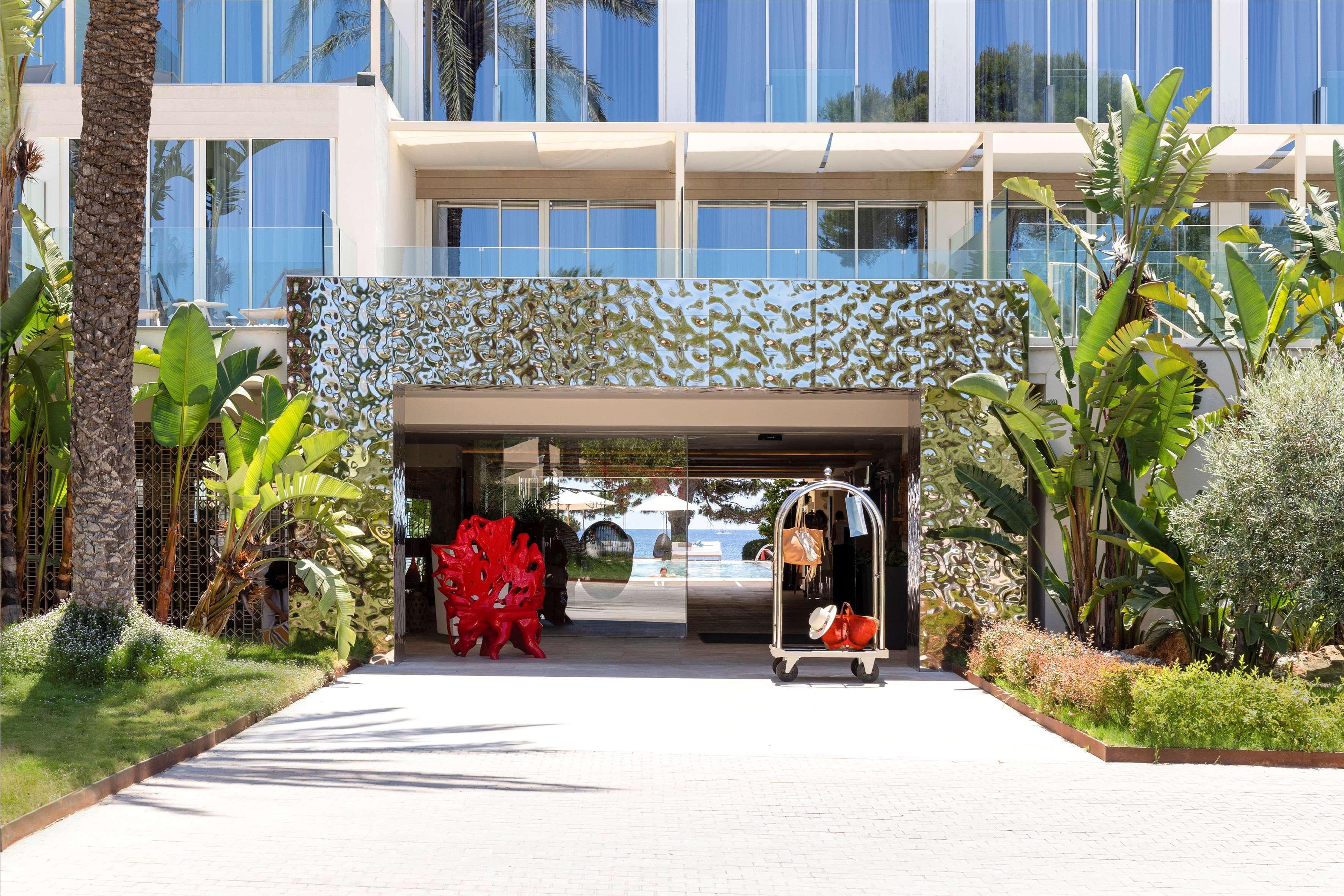 Me Ibiza - The Leading Hotels Of The World Santa Eularia des Riu Exterior photo