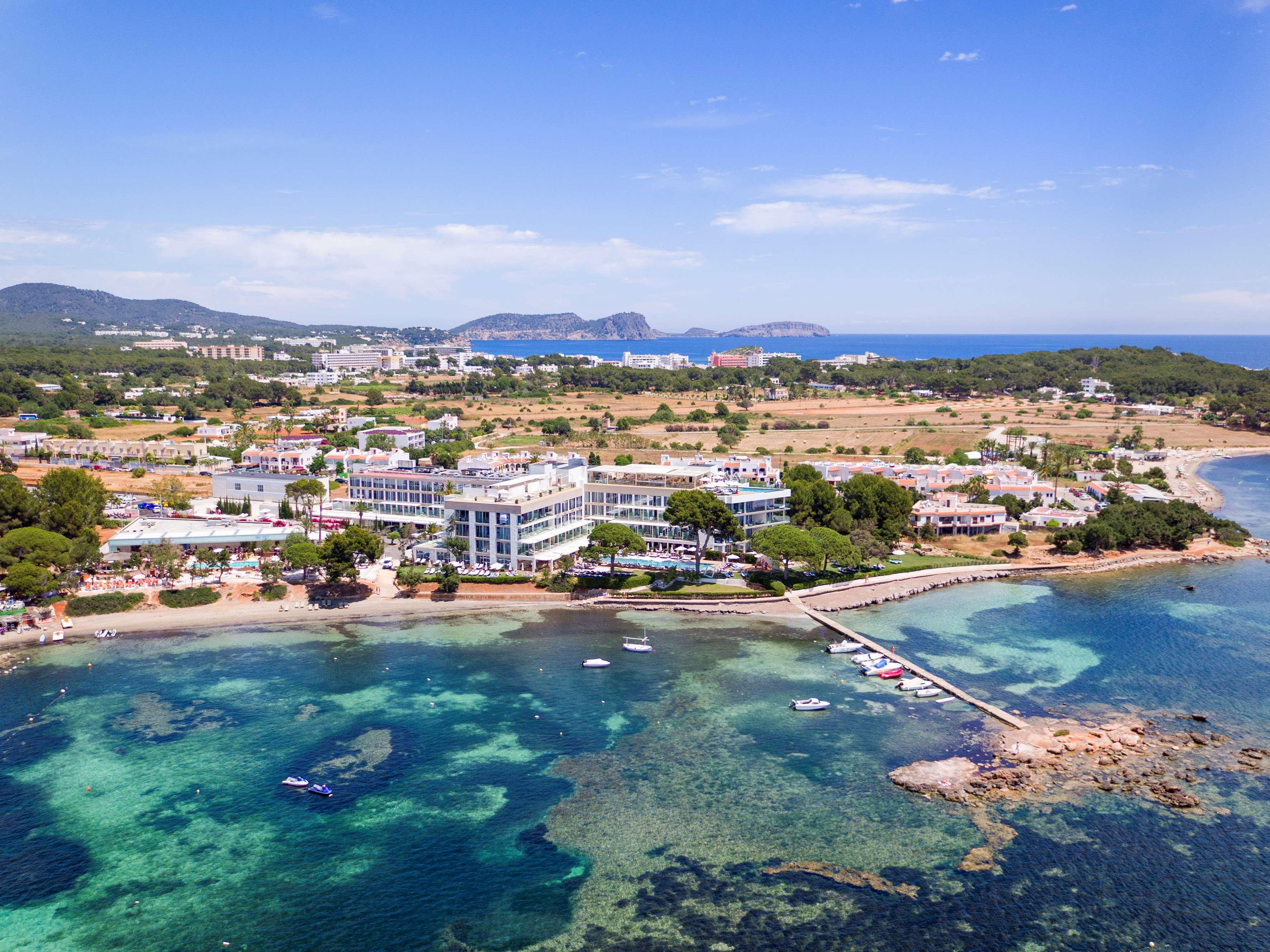 Me Ibiza - The Leading Hotels Of The World Santa Eularia des Riu Exterior photo